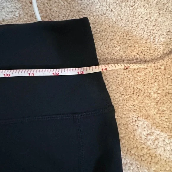 Fabletics On-The-Go Powerhold High-Waisted Capri Legging - Picture 4 of 5